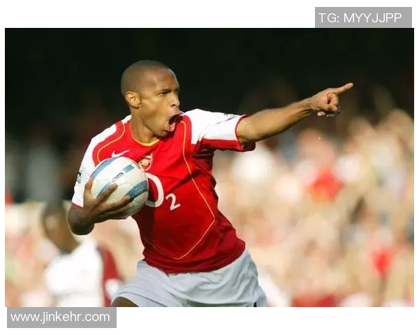 英国足球传奇人物盘点五十位明星球员的辉煌历程与成就