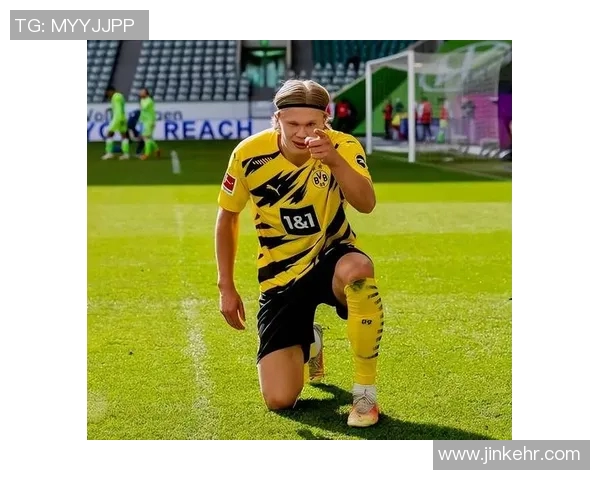 35号足球明星的传奇故事与成就盘点分析