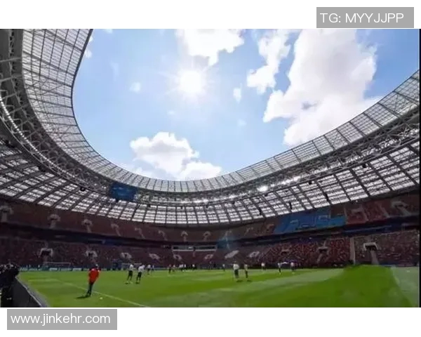 德国足球明星摆件精美图片展示与收藏指南 德国足球明星摆件精美图片展示与收藏指南