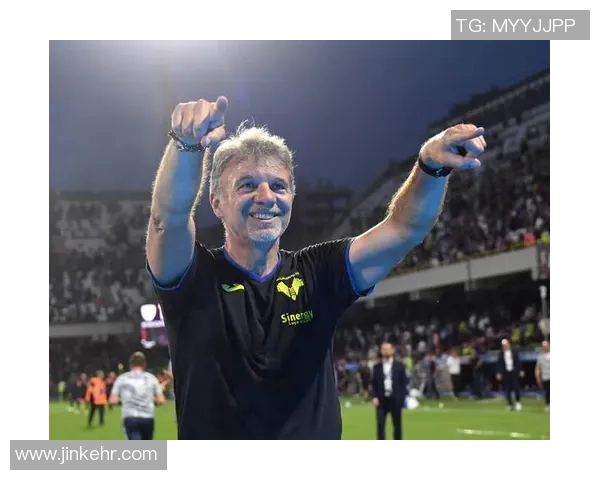 足球明星女球员发型时尚潮流解析与精彩瞬间分享